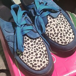 Turquoise retro shoes 